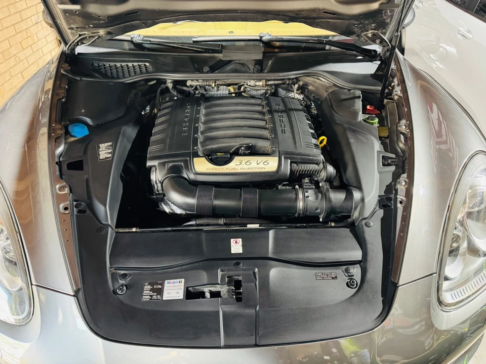 2012 Porsche 958 Cayenne - Image 8 of 22
