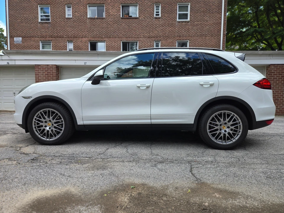 2012 Porsche 958 Cayenne - Image 12 of 31