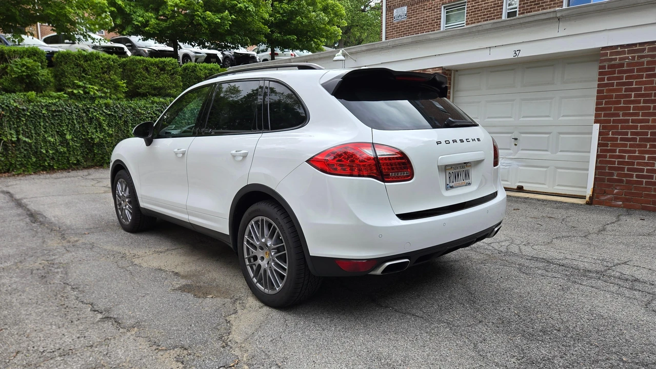 2012 Porsche 958 Cayenne - Image 13 of 31