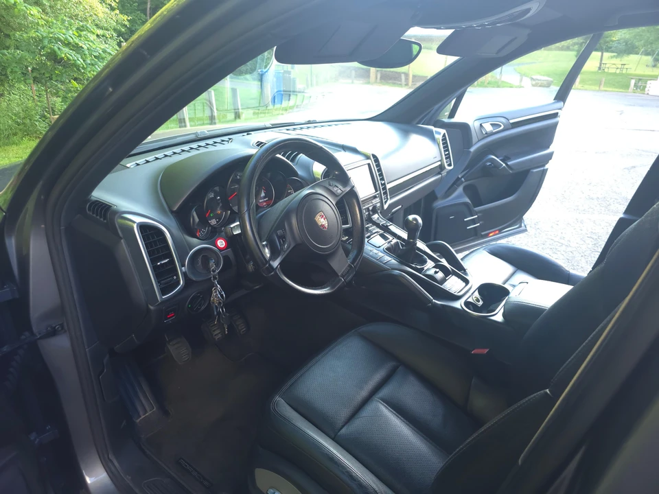 2012 Porsche 958 Cayenne - Image 28 of 31