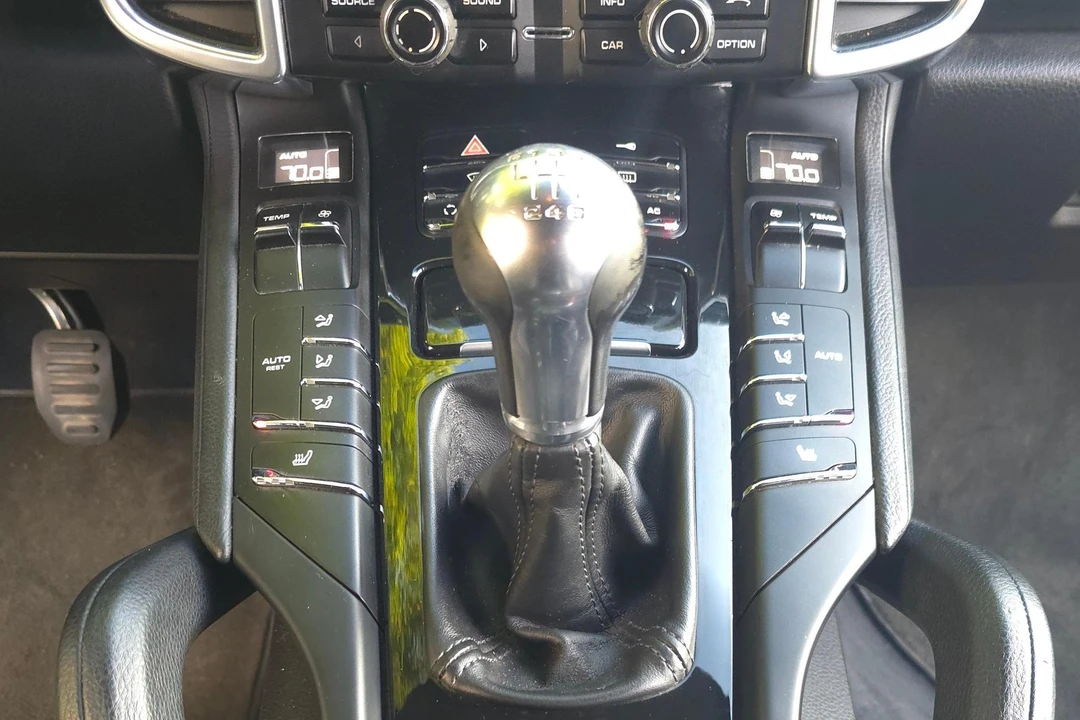 2012 Porsche 958 Cayenne - Image 23 of 31