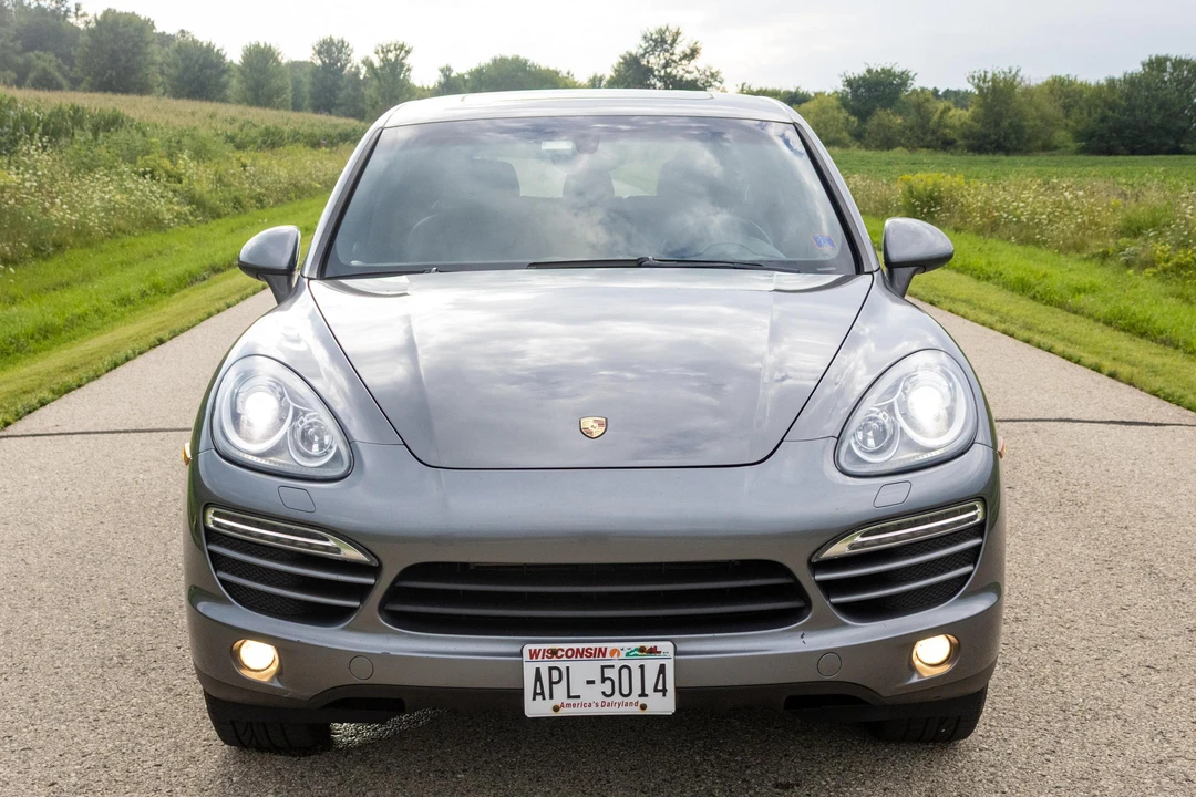 2012 Porsche 958 Cayenne - Image 2 of 31