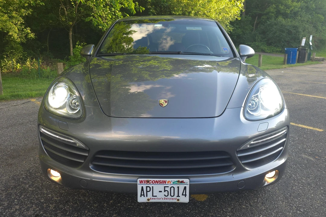 2012 Porsche 958 Cayenne - Image 2 of 31