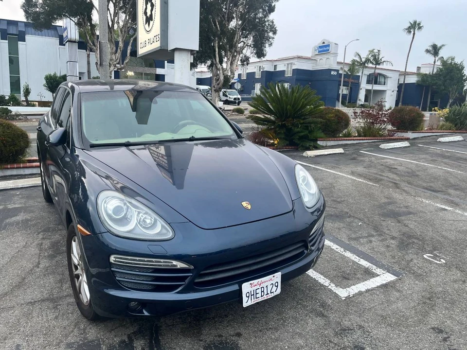 2012 Porsche 958 Cayenne - Image 2 of 8