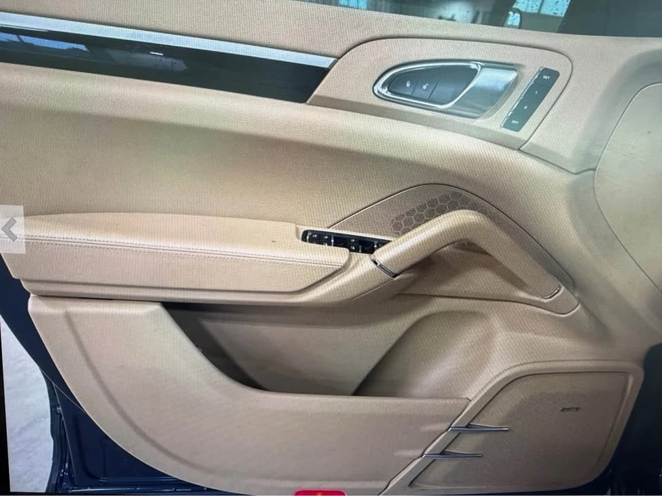 2012 Porsche 958 Cayenne - Image 8 of 11