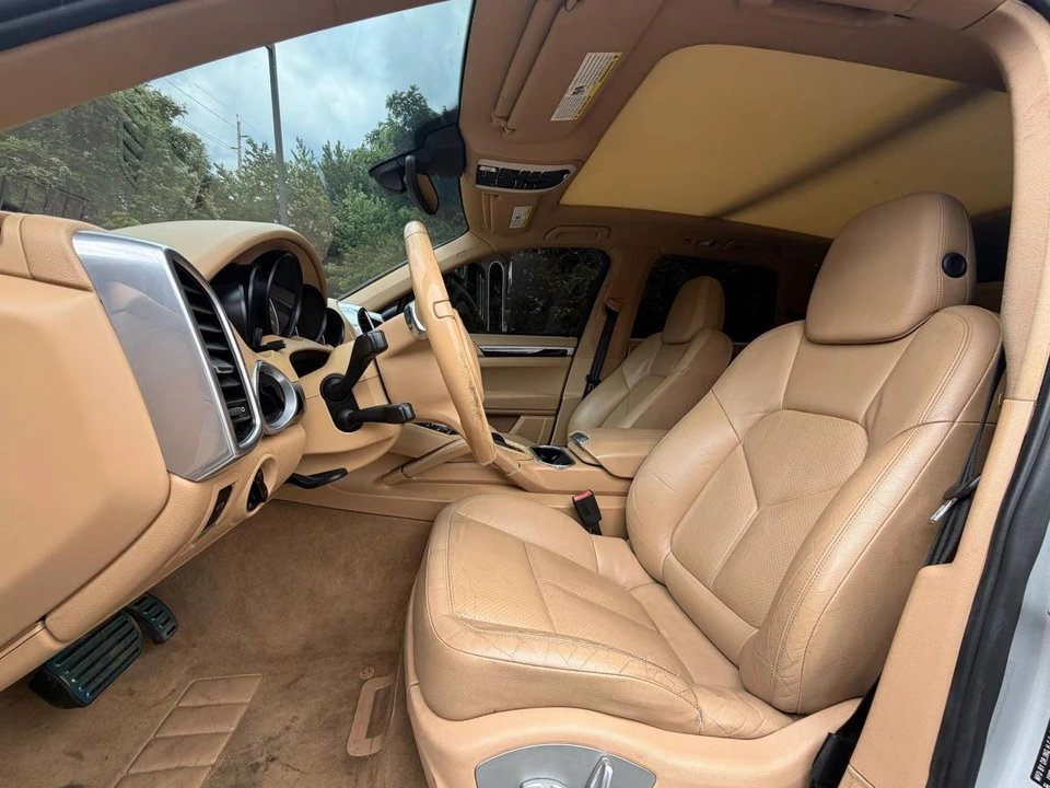 2012 Porsche 958 Cayenne - Image 10 of 13
