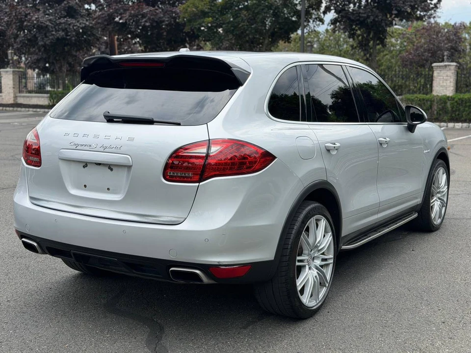 2012 Porsche 958 Cayenne - Image 11 of 13