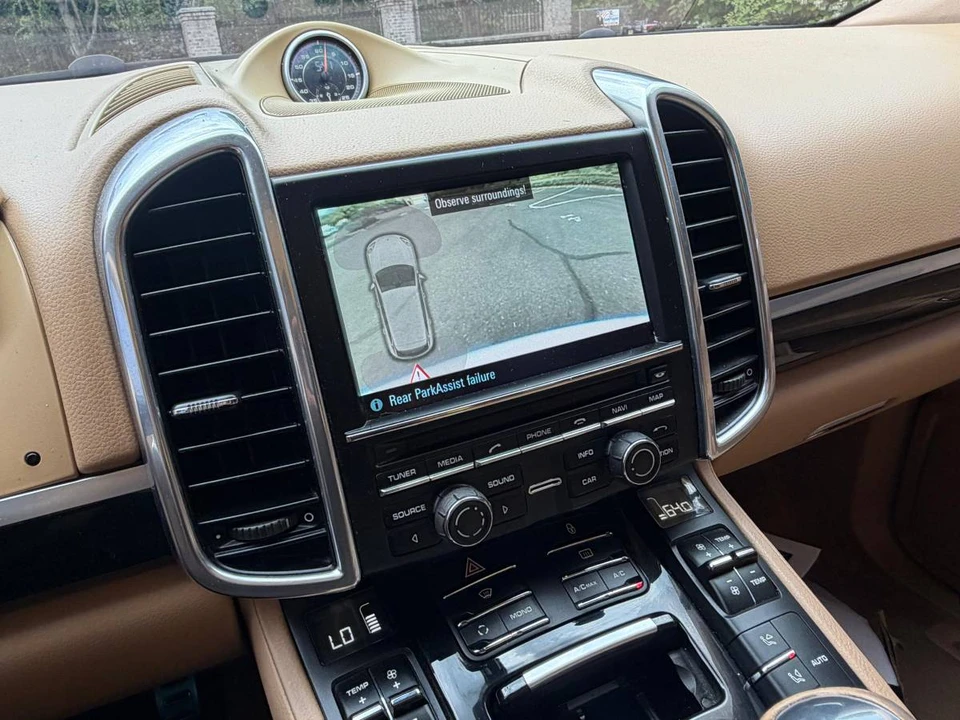 2012 Porsche 958 Cayenne - Image 8 of 13