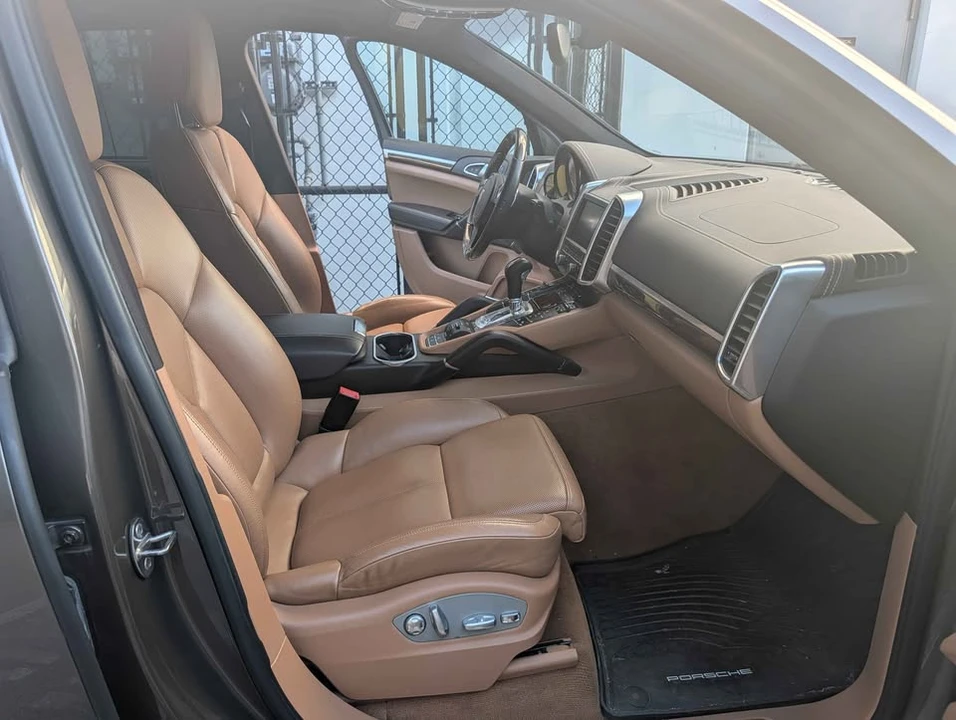 2012 Porsche 958 Cayenne - Image 6 of 15