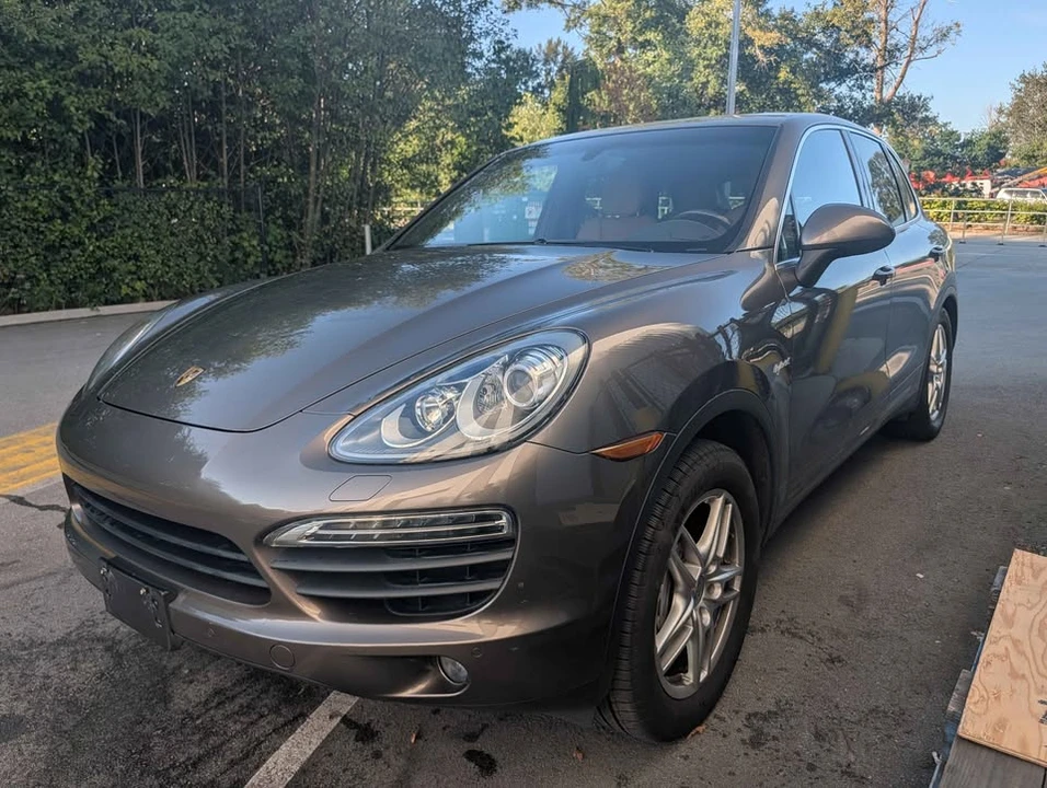 2012 Porsche 958 Cayenne - Image 2 of 15