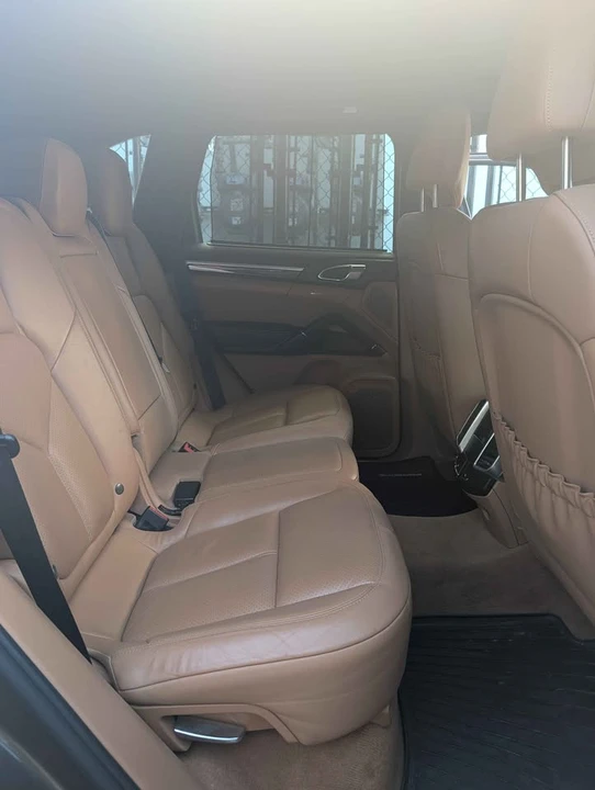 2012 Porsche 958 Cayenne - Image 12 of 15