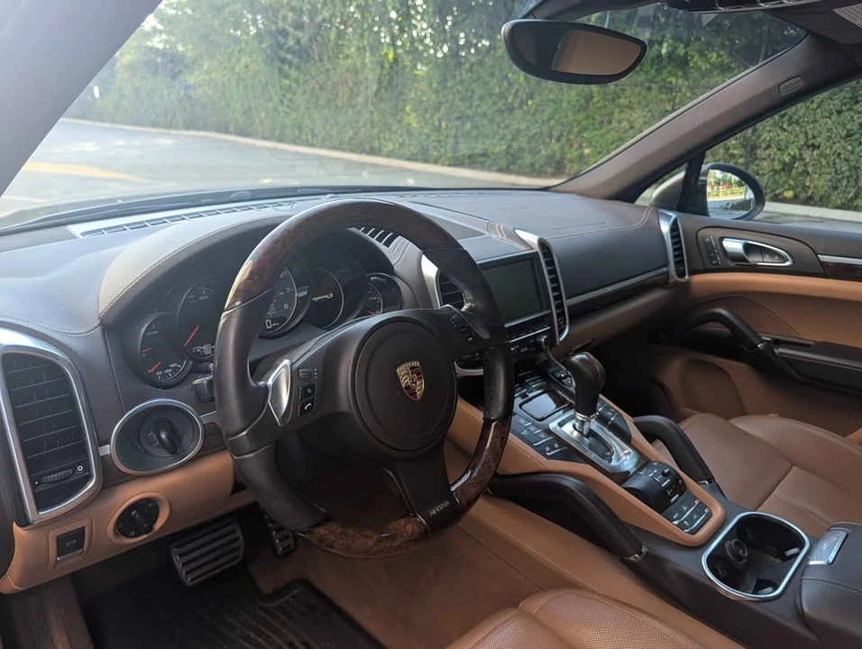 2012 Porsche 958 Cayenne - Image 8 of 15