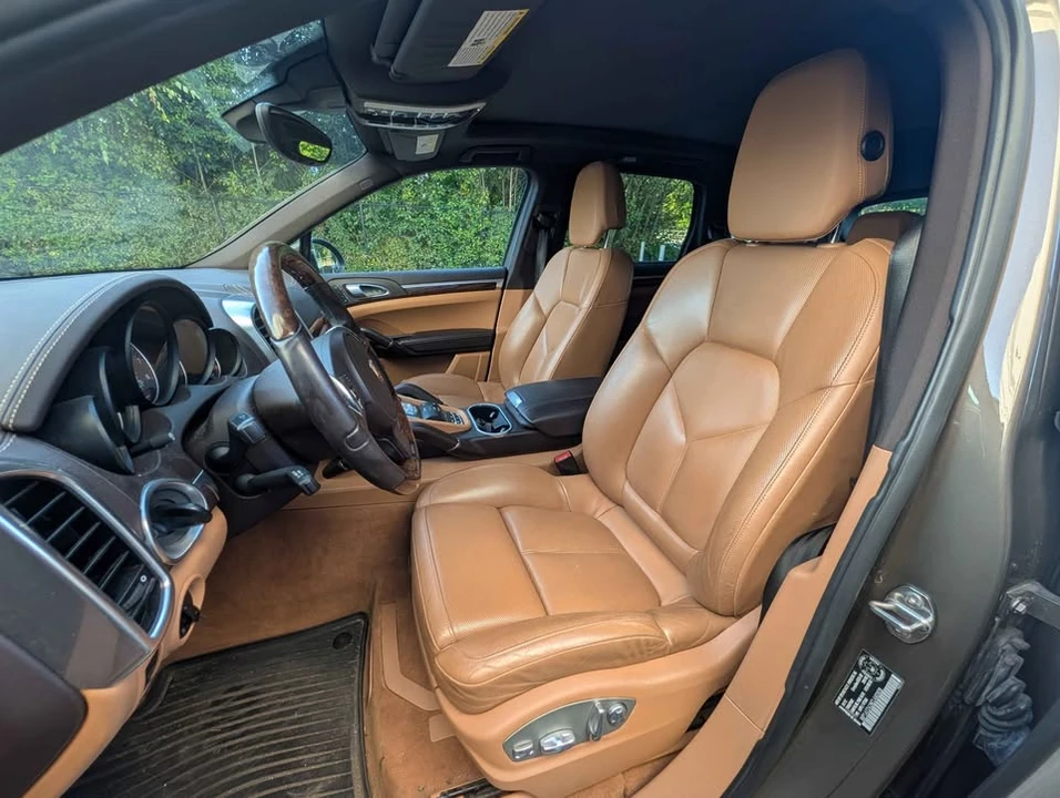 2012 Porsche 958 Cayenne - Image 11 of 15