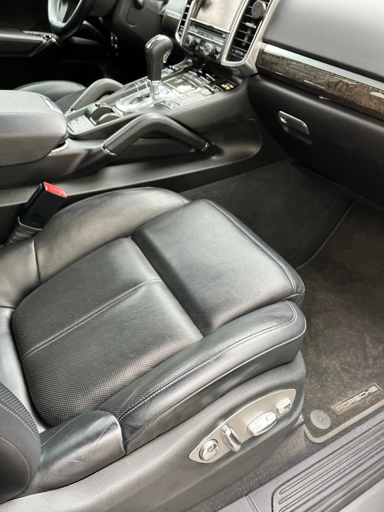 2012 Porsche 958 Cayenne - Image 14 of 18