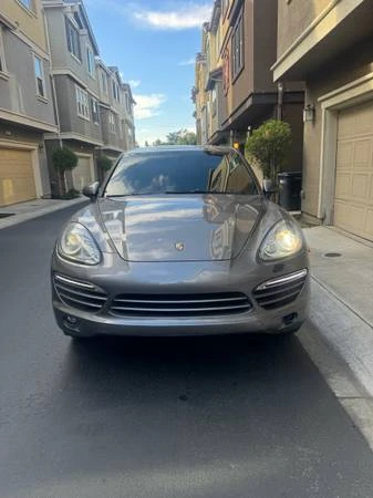 2012 Porsche 958 Cayenne - Image 2 of 12