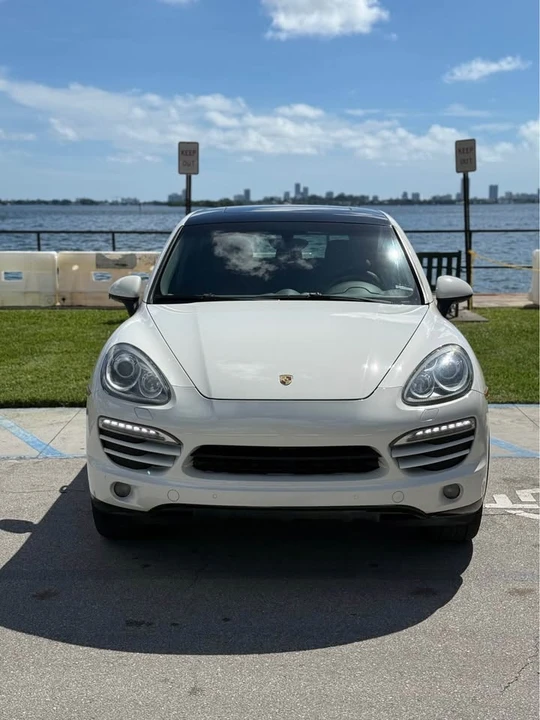 2012 Porsche 958 Cayenne - Image 4 of 17