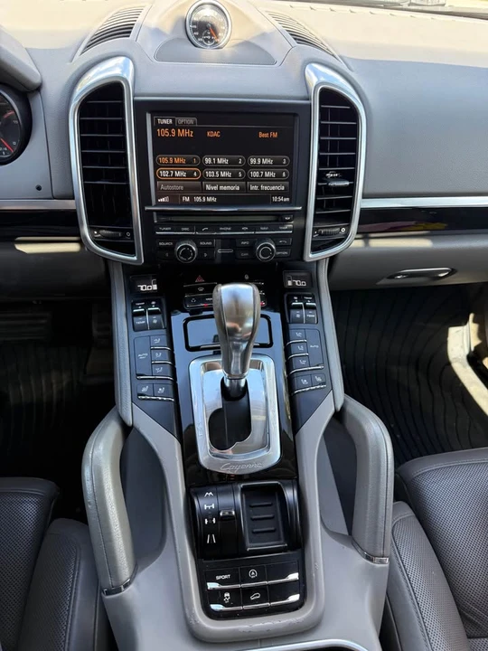 2012 Porsche 958 Cayenne - Image 7 of 17