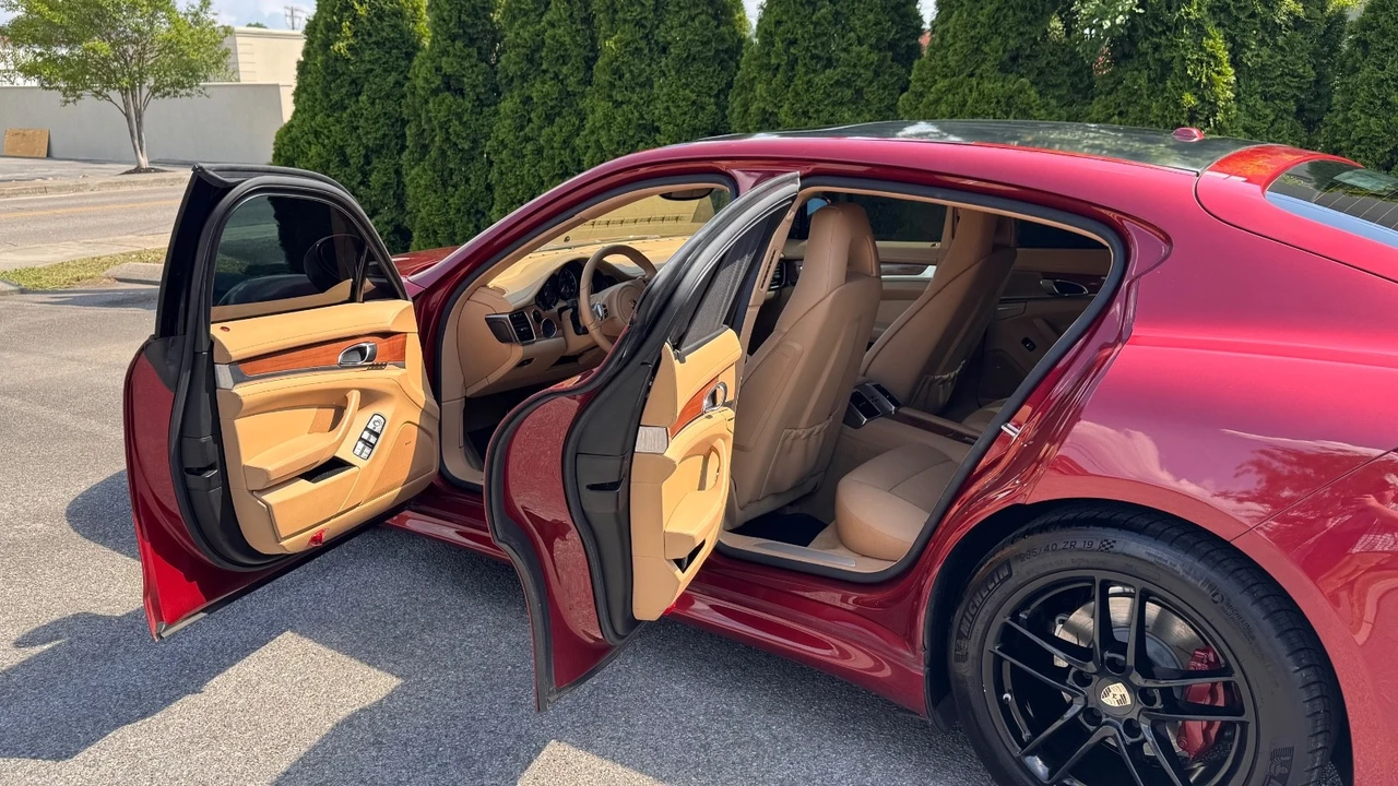 2012 Porsche 970 Panamera - Image 13 of 31