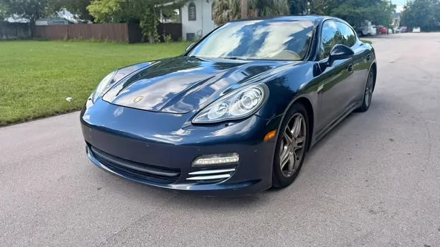 2012 Porsche Panamera 4 Sedan 4D