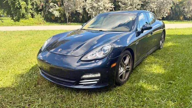 2012 Porsche Panamera 4 Sedan 4D