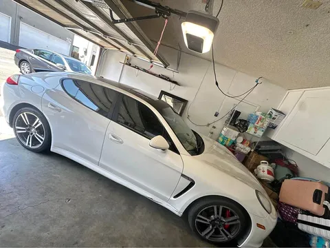 2012 Porsche Panamera 4 doors