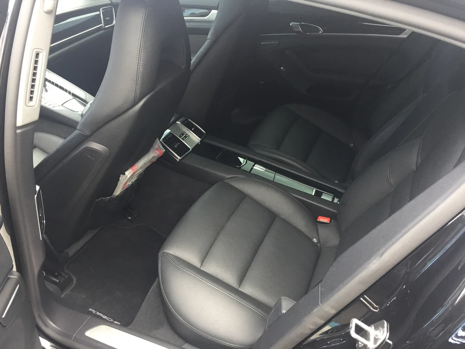 2012 Porsche 970 Panamera 4S - Image 6 of 8