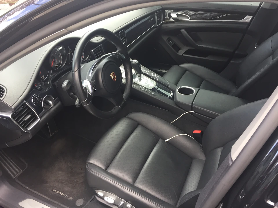 2012 Porsche 970 Panamera 4S - Image 5 of 8