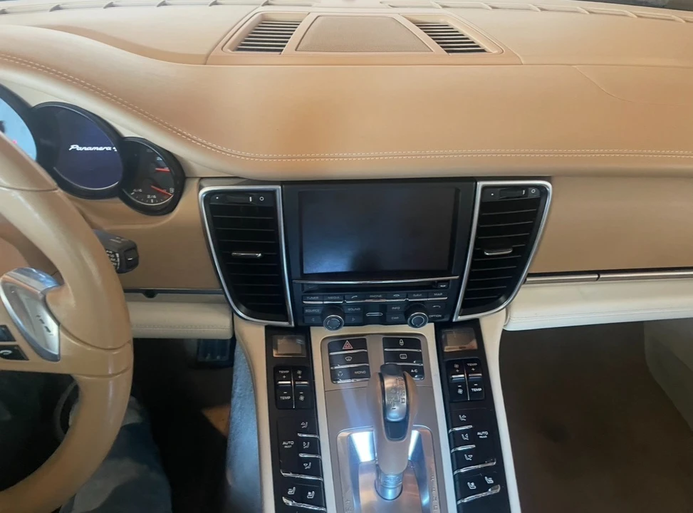 2012 Porsche 970 Panamera 4S - Image 6 of 9