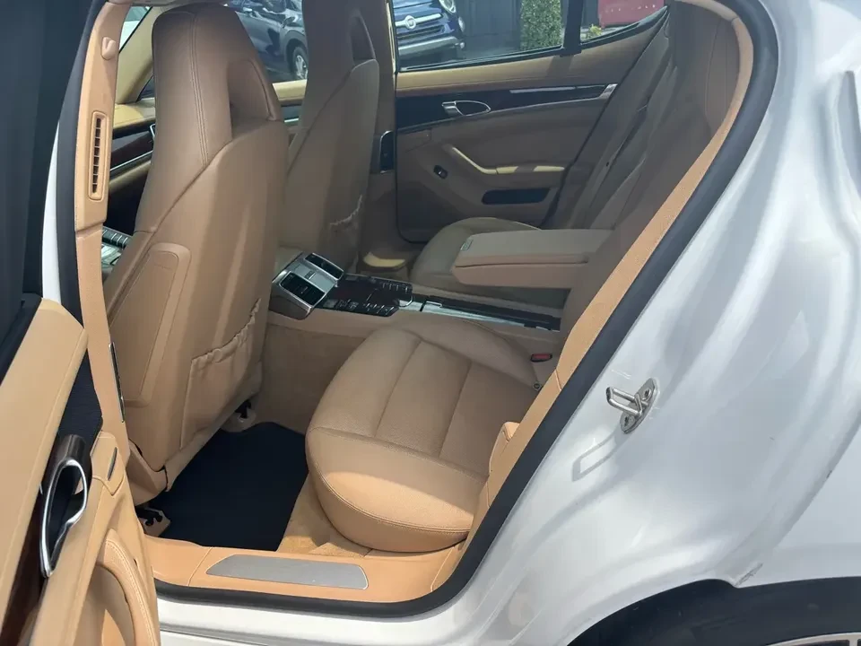 2012 Porsche Panamera - Image 7 of 9