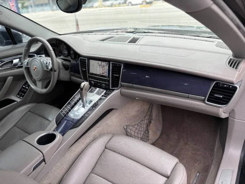 2012 Porsche - Image 15 of 17