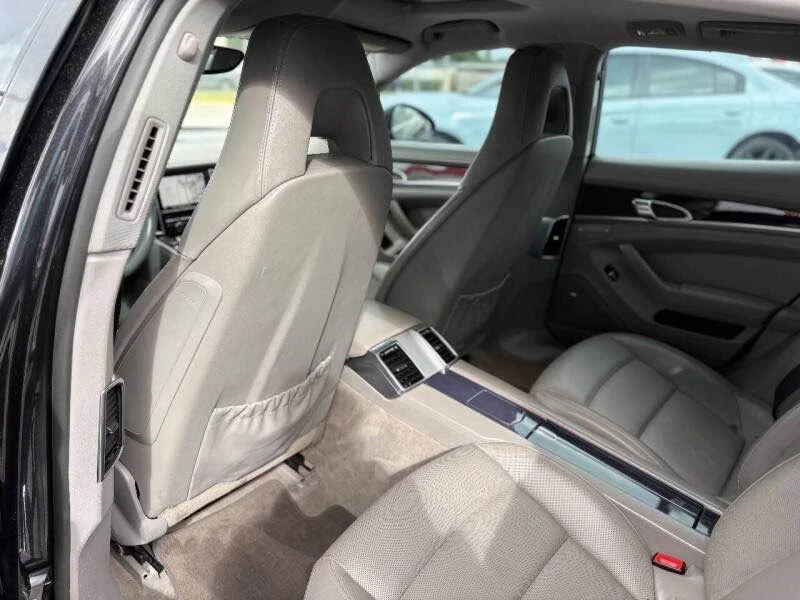 2012 Porsche - Image 11 of 17