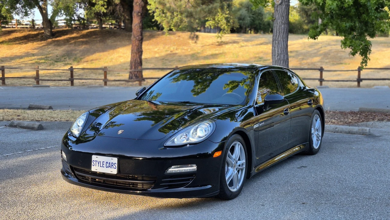 2012 Porsche 970 Panamera S - Image 2 of 31