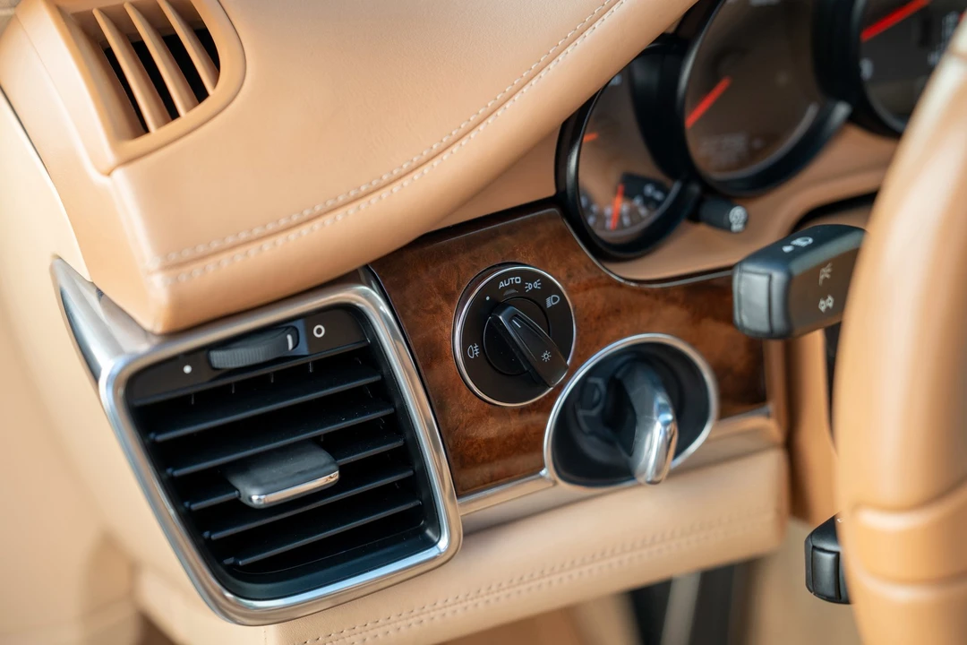 2012 Porsche 970 Panamera Turbo - Image 14 of 31