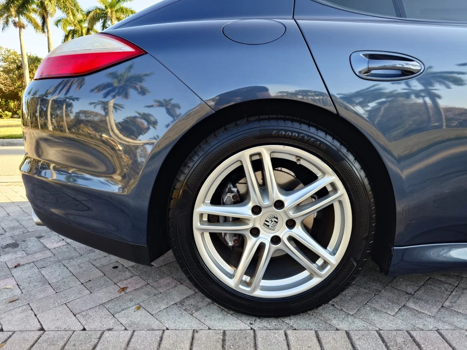 2012 Porsche Panamera - Image 30 of 31