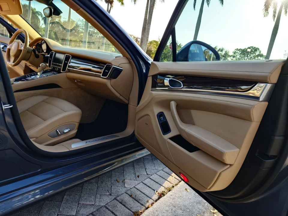 2012 Porsche Panamera - Image 14 of 31