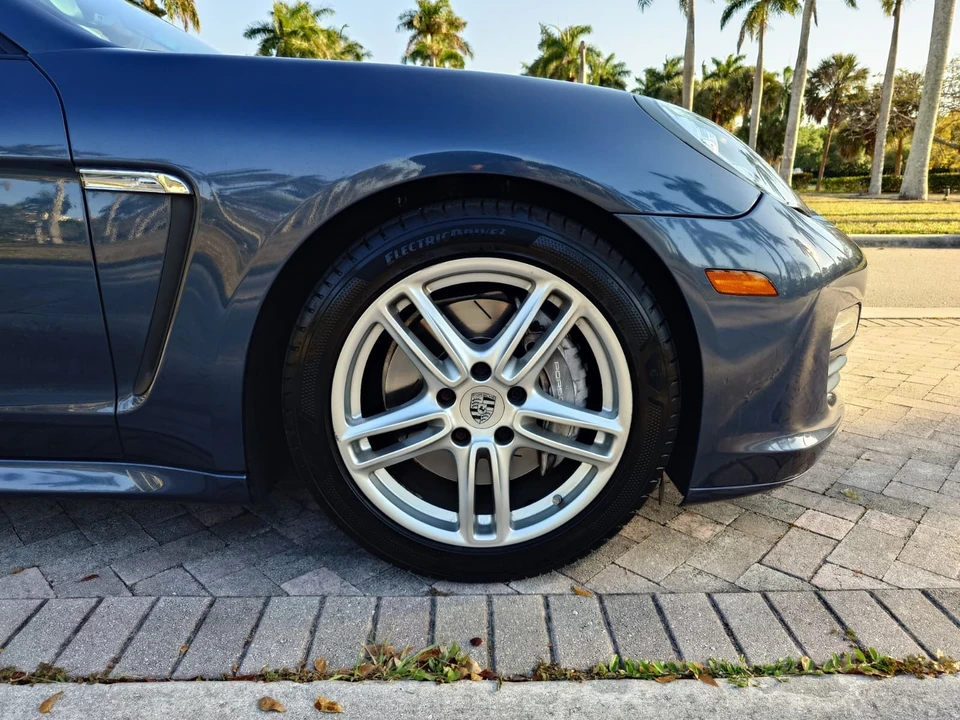 2012 Porsche Panamera - Image 29 of 31