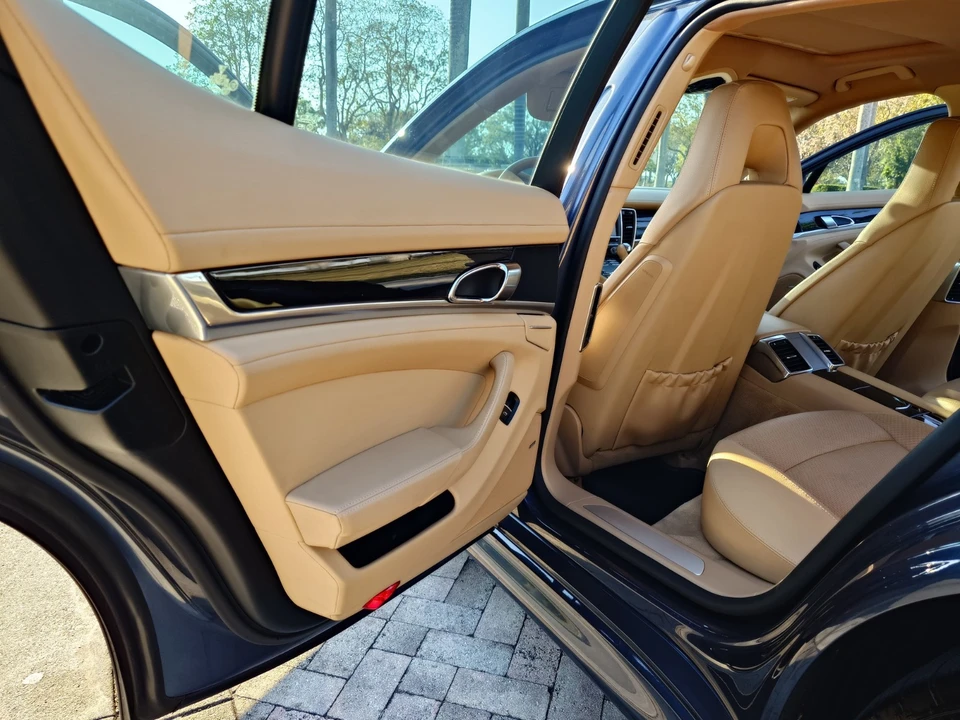 2012 Porsche Panamera - Image 17 of 31