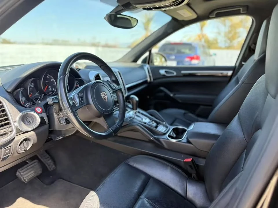 2012 Porsche 958 Cayenne - Image 9 of 19