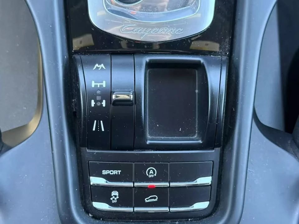 2012 Porsche 958 Cayenne - Image 14 of 19