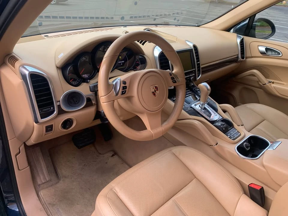 2012 Porsche 958 Cayenne - Image 10 of 17