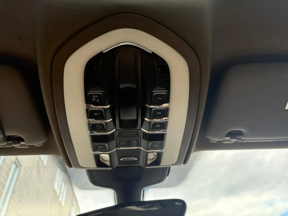 2012 Porsche 958 Cayenne - Image 13 of 16