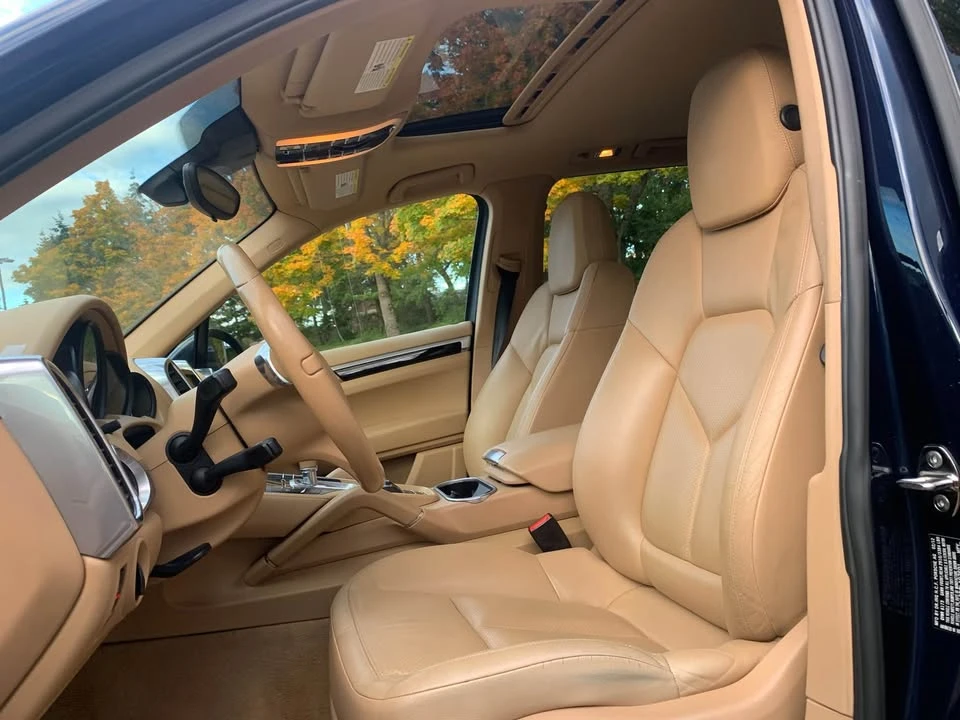 2012 Porsche 958 Cayenne - Image 9 of 17