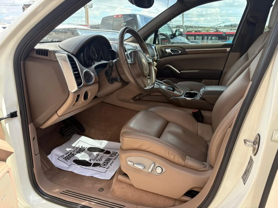 2012 Porsche 958 Cayenne - Image 14 of 16
