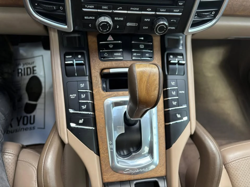 2012 Porsche 958 Cayenne - Image 12 of 16