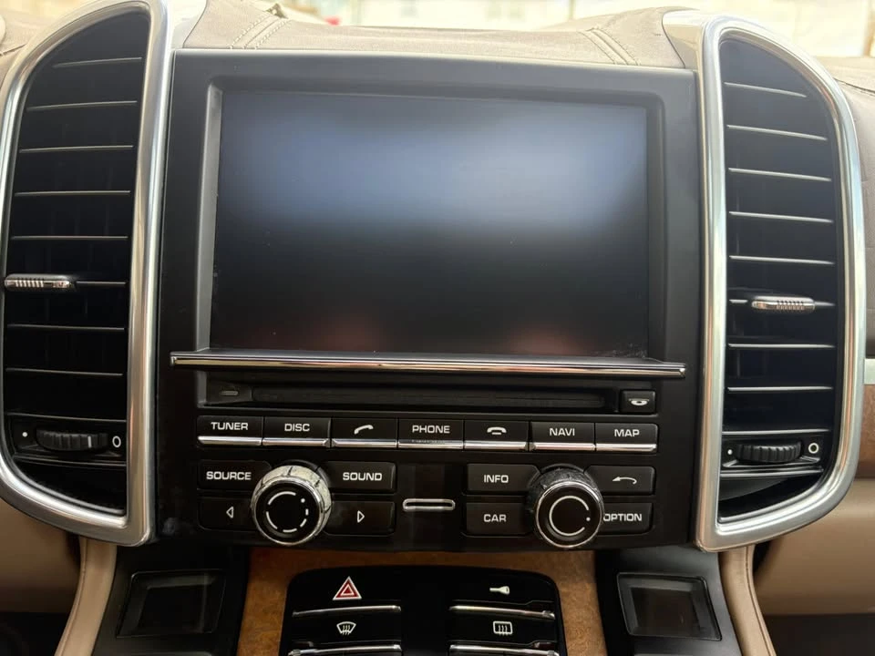 2012 Porsche 958 Cayenne - Image 11 of 16