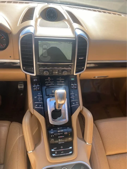 2012 Porsche 958 Cayenne - Image 11 of 14