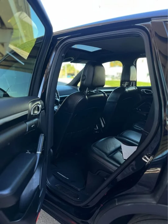 2012 Porsche 958 Cayenne S - Image 10 of 18