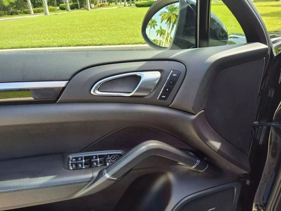 2012 Porsche 958 Cayenne - Image 10 of 20