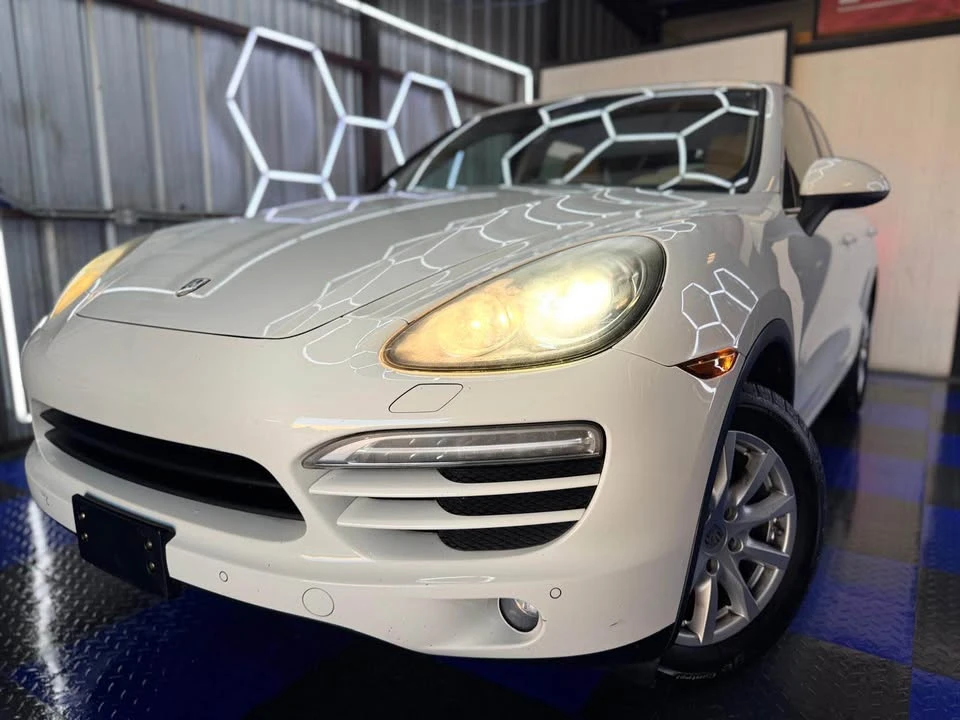 2012 Porsche 958 Cayenne - Image 2 of 12