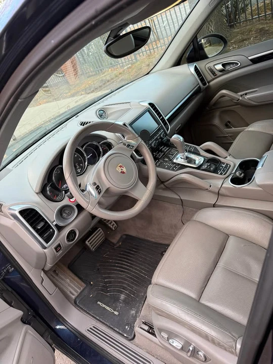 2012 Porsche 958 Cayenne - Image 6 of 9